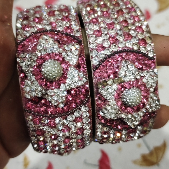 Gorgeous kada set - Picture 3 of 5